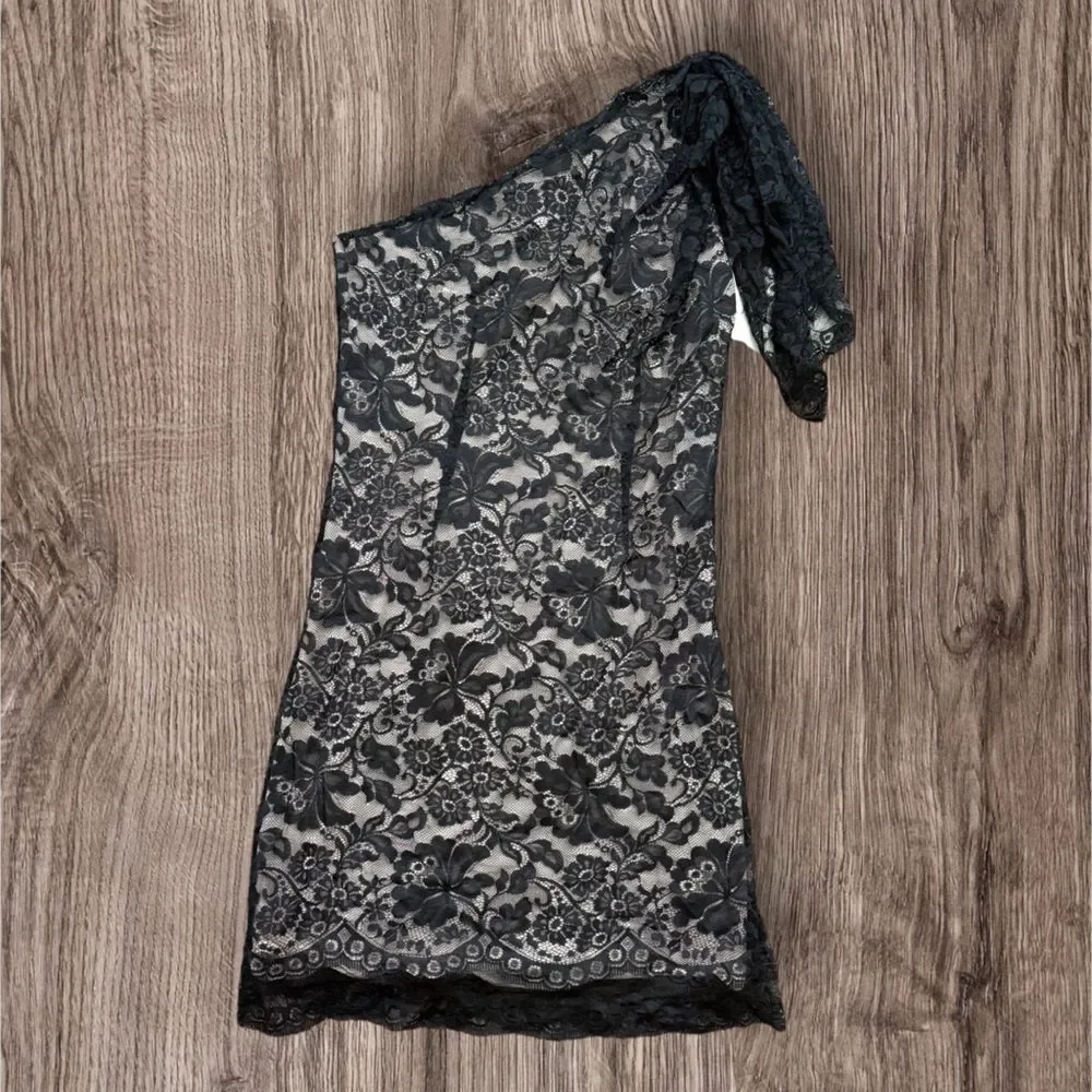 Chelsea & Violet Black Lace One Shoulder Lined Dress